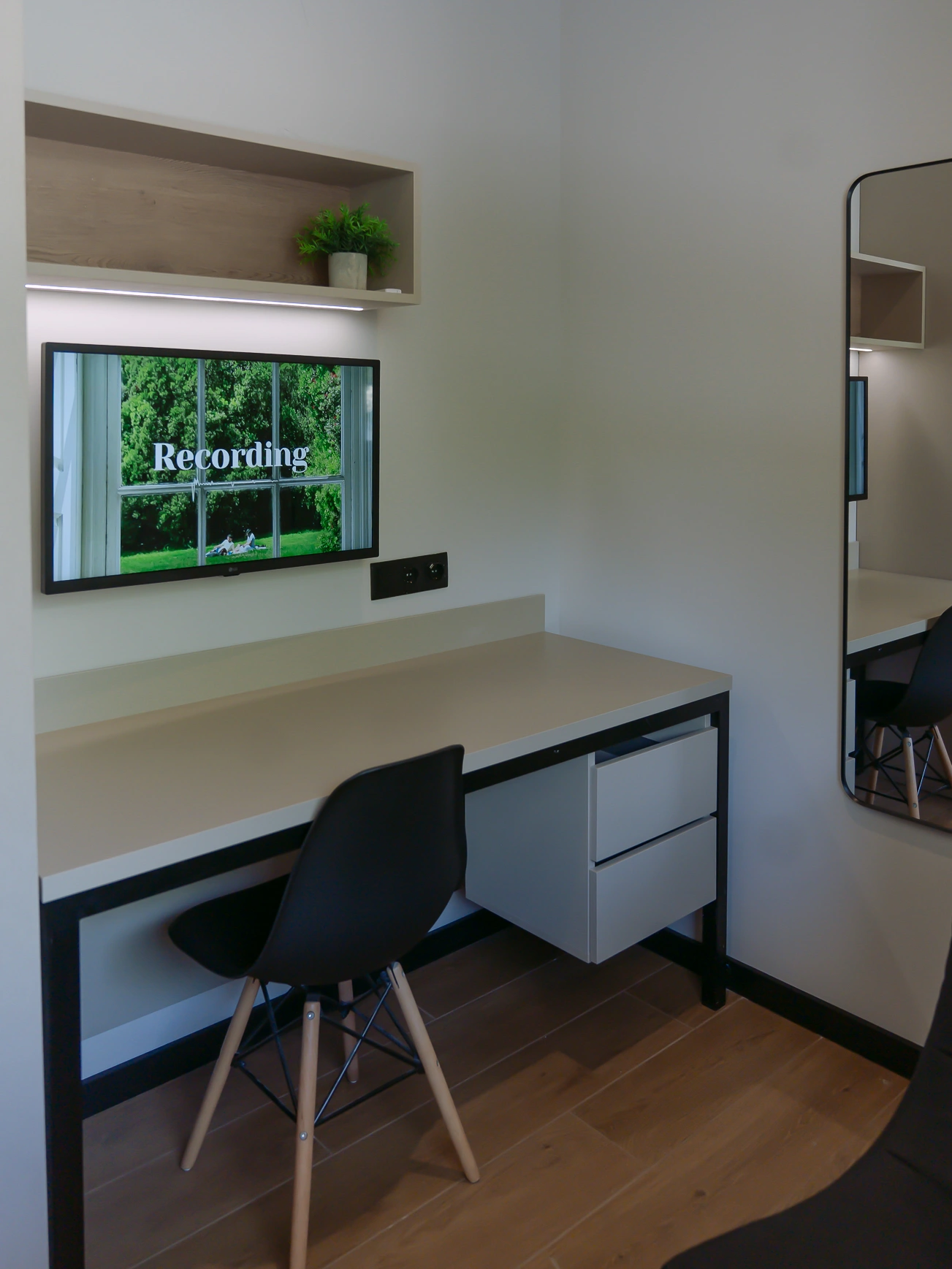 SINGLE ROOM IN 2BR (4x3)-1